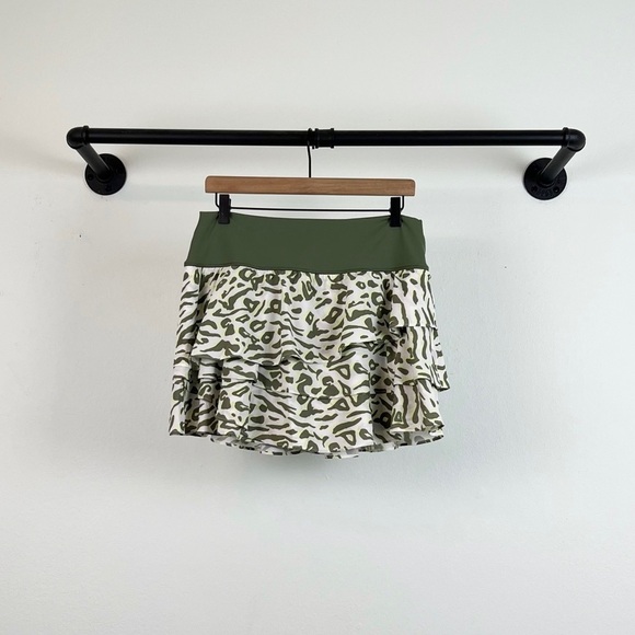 NWT Offline by Aerie Maggie Ruffle Tiered Tennis Skort Green Leopard - Picture 5 of 8
